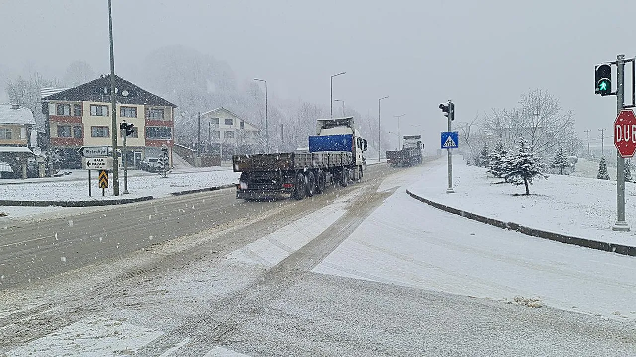 Düzcede yarın okullar tatil mi? 29 Aralık Pazartesi için Düzce Valiliği duyurdu!