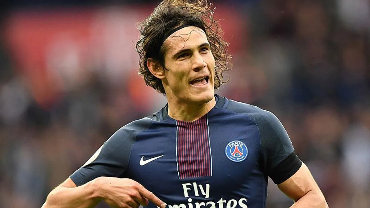 Edinson Cavani, futbol kariyerini sonlandırdığını açıkladı