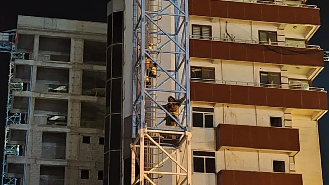 Hatay'da sıcak saatler! Vince çıkan adam intihara kalkıştı