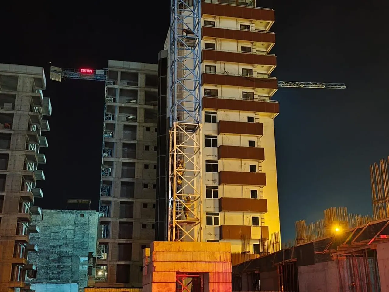 Hatay'da sıcak saatler! Vince çıkan adam intihara kalkıştı