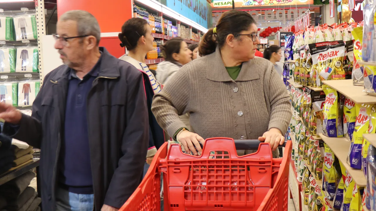 Gece yarısı gelip 9 saat beklediler