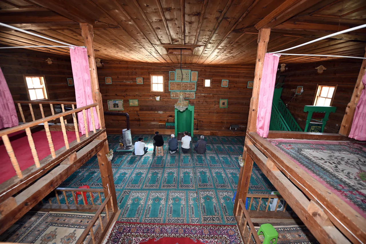 Camiye ait görseller