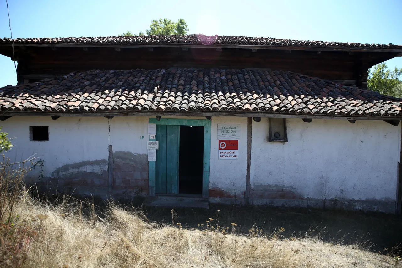 Camiye ait görseller