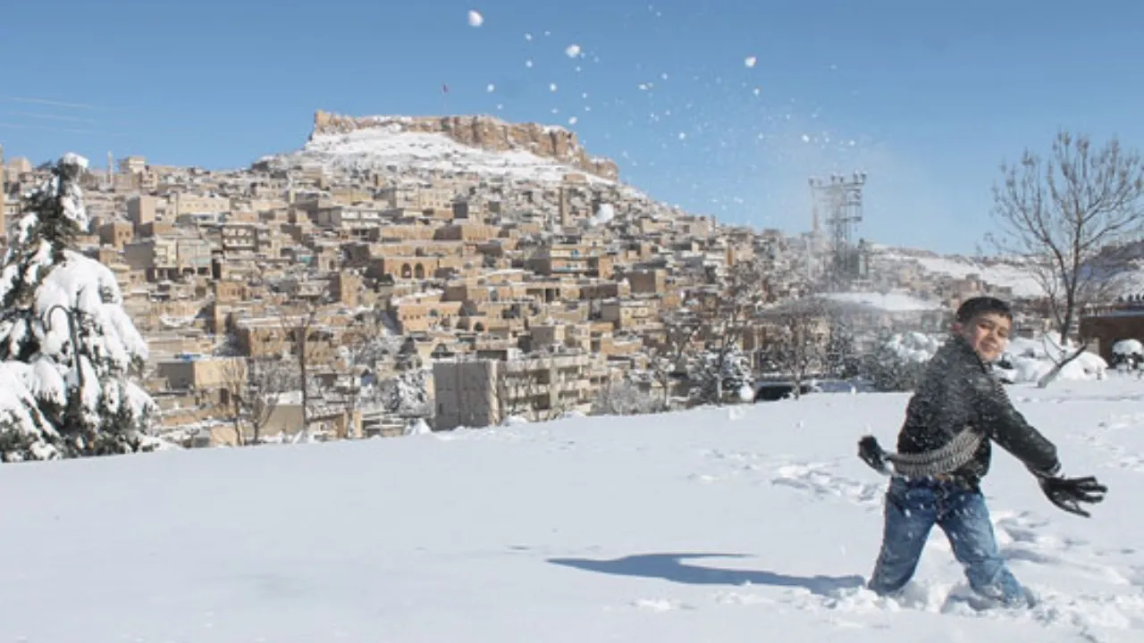 Mardin'de yarın okullar tatil mi? 29 Aralık Pazartesi için Mardin Valiliği açıklama yaptı!