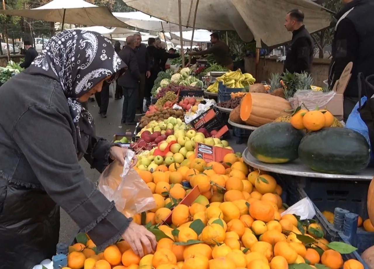 Pazarlarda kış bereketi: tezgahlar doldu, yoğunluk arttı