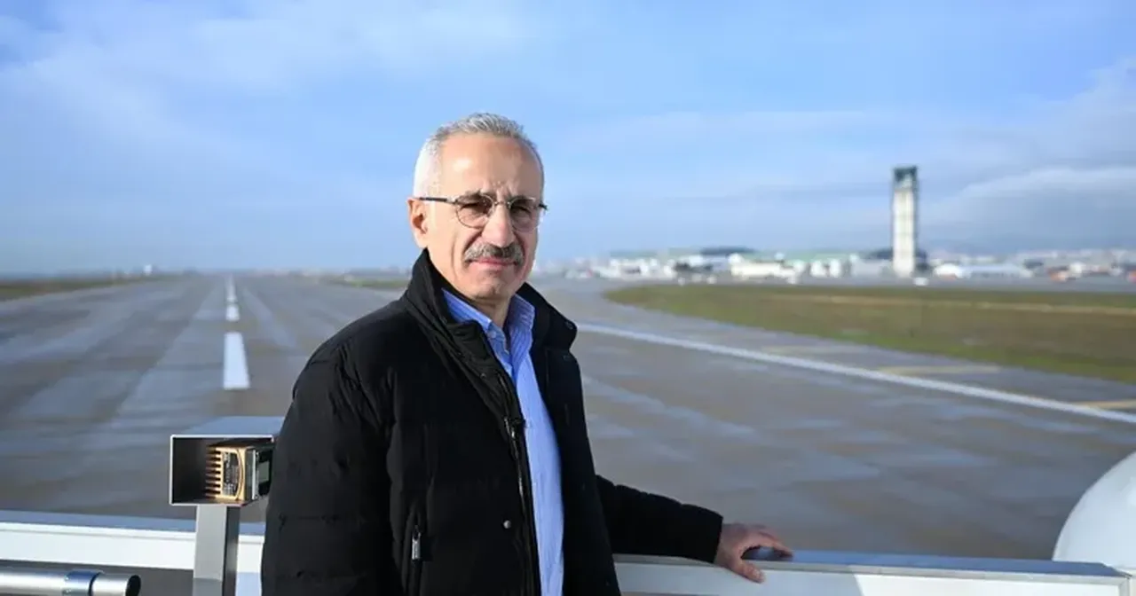 Ulaştırma ve Altyapı Bakanı Abdulkadir Uraloğlu