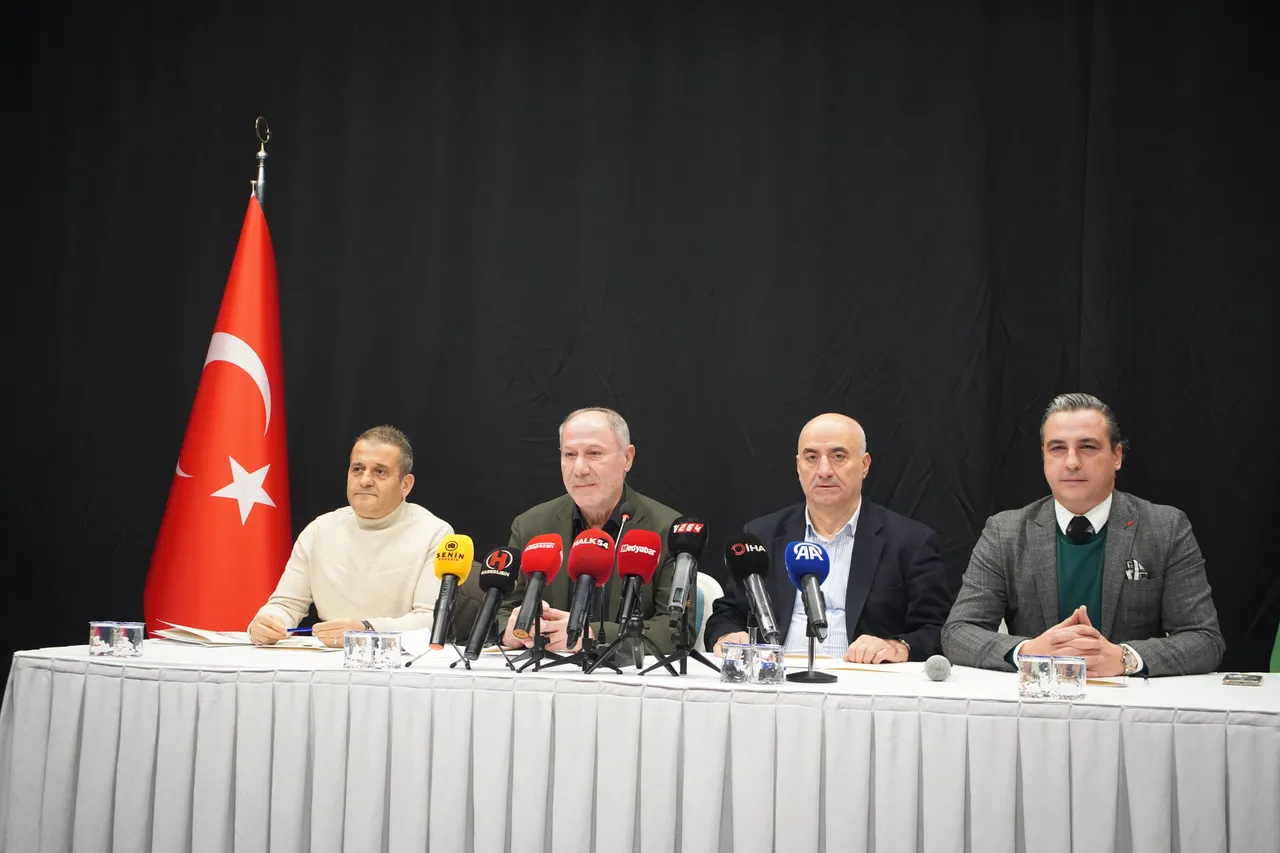 Sakaryasporda yeni dönem! Yeni başkan Enes Zengin oldu