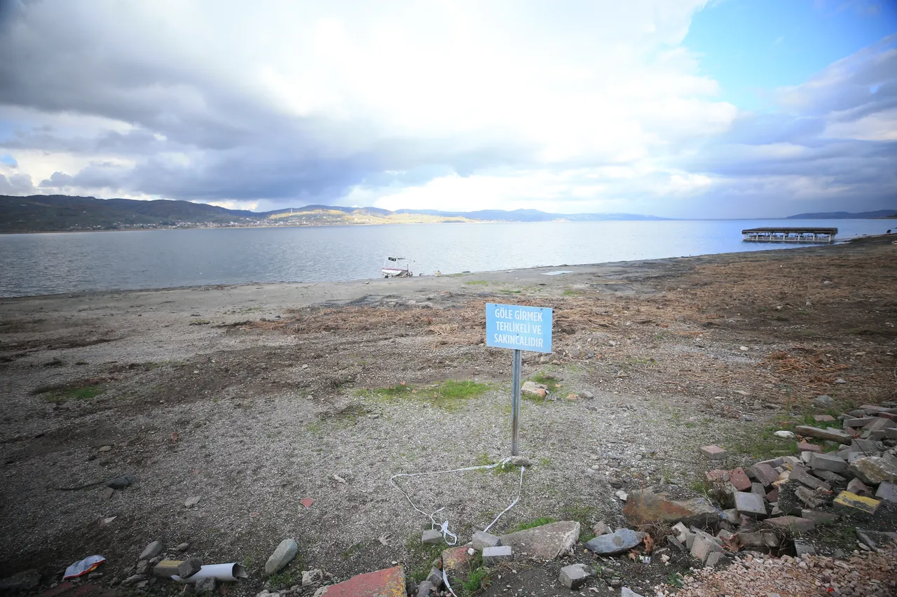 Sapanca Gölündeki kuraklık tehdidi, bölge sakinlerini endişelendiriyor
