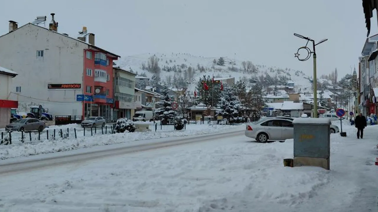 Termometreler dondu! Sivas - 19 dereceyi gördü