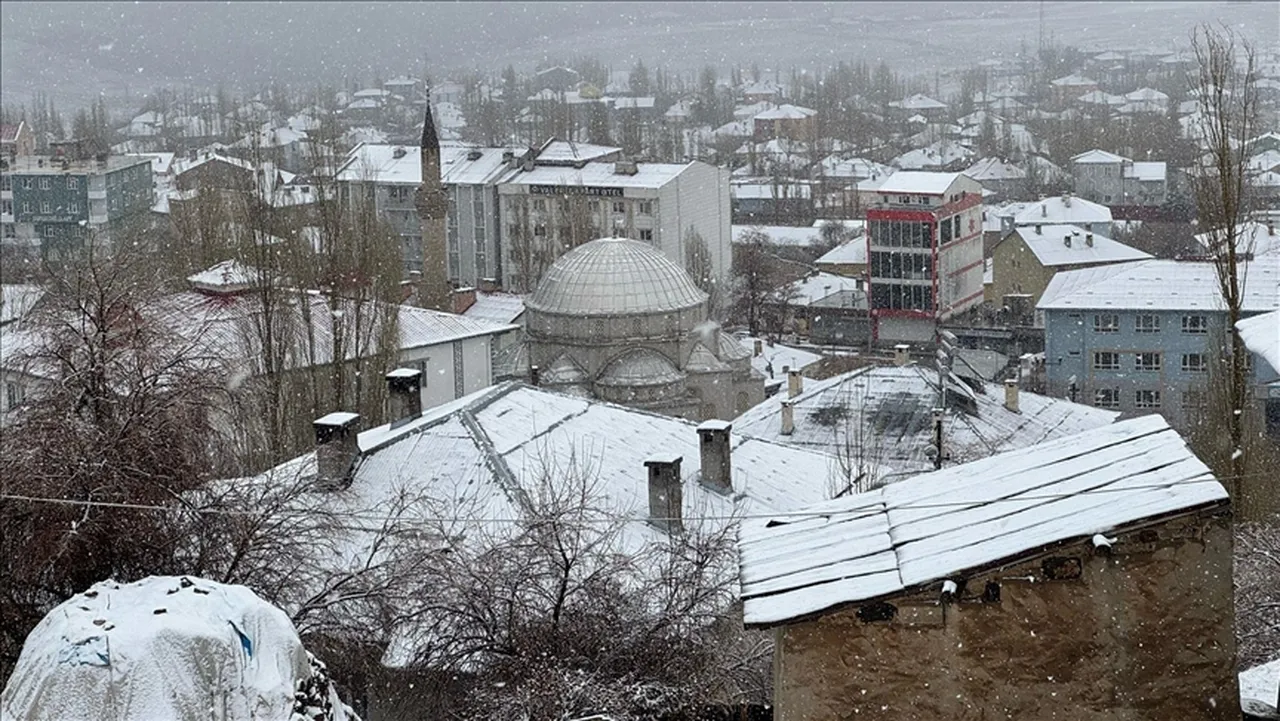 Vanda yarın okullar tatil mi? Van Valiliği açıkladı 29 Aralık Pazartesi!