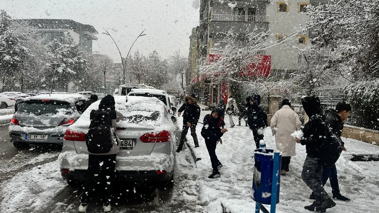 Batman Valiliği açıklaması: 30 Aralık Salı Batmanda okullar tatil mi?