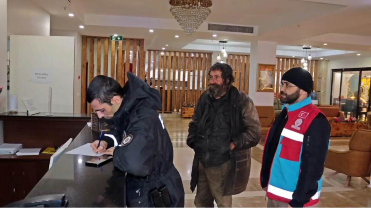 Evsizler otellere yerleştiriliyor