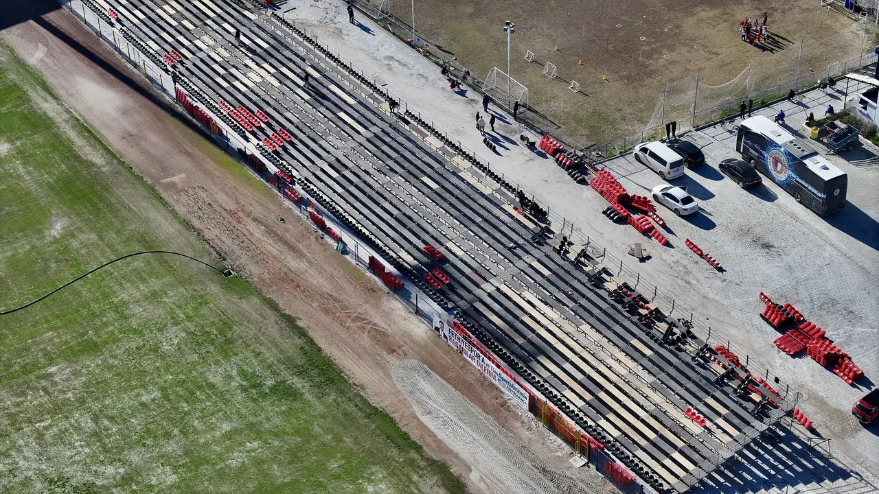 Fethiyespor-Galatasaray maçına günler kala stat çatlağı! Zemini gören taraftardan tepki yağdı