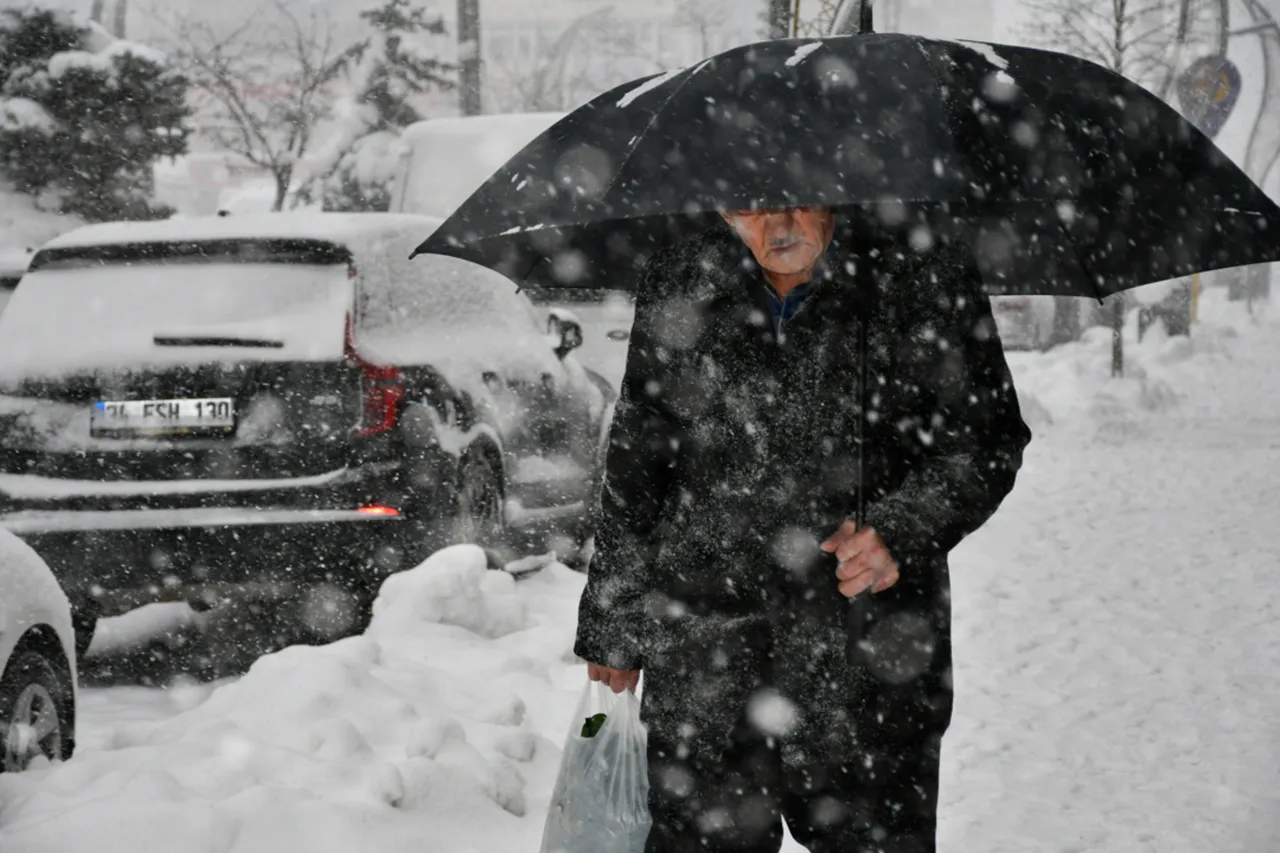 İstanbul'a yılbaşında kar yağacak mı? Marmara için 'en soğuk' senaryo!