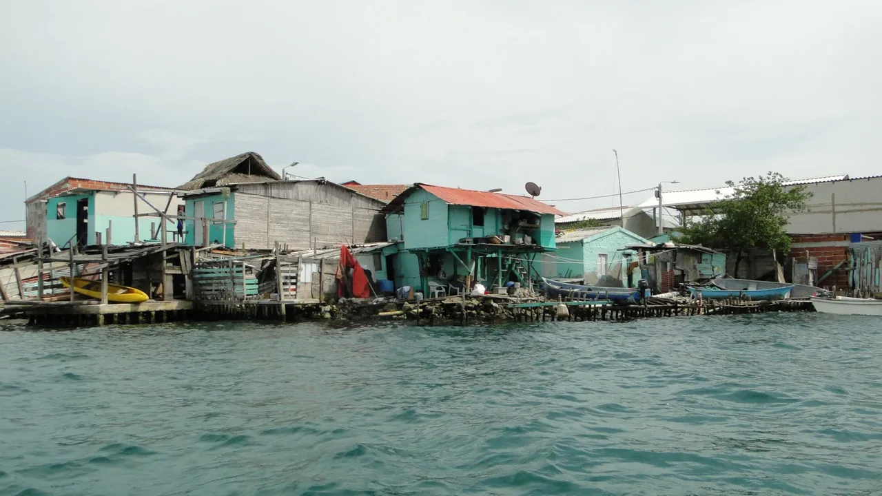 Ne kanalizasyon ne polis var! 200 aile futbol sahasından daha küçük bir alanda nasıl yaşıyor?
