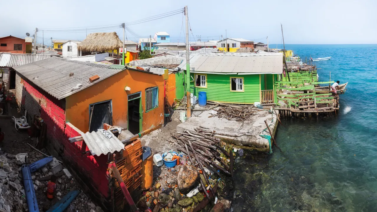 Ne kanalizasyon ne polis var! 200 aile futbol sahasından daha küçük bir alanda nasıl yaşıyor?
