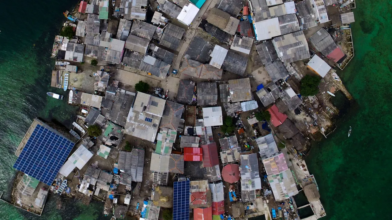 Ne kanalizasyon ne polis var! 200 aile futbol sahasından daha küçük bir alanda nasıl yaşıyor?