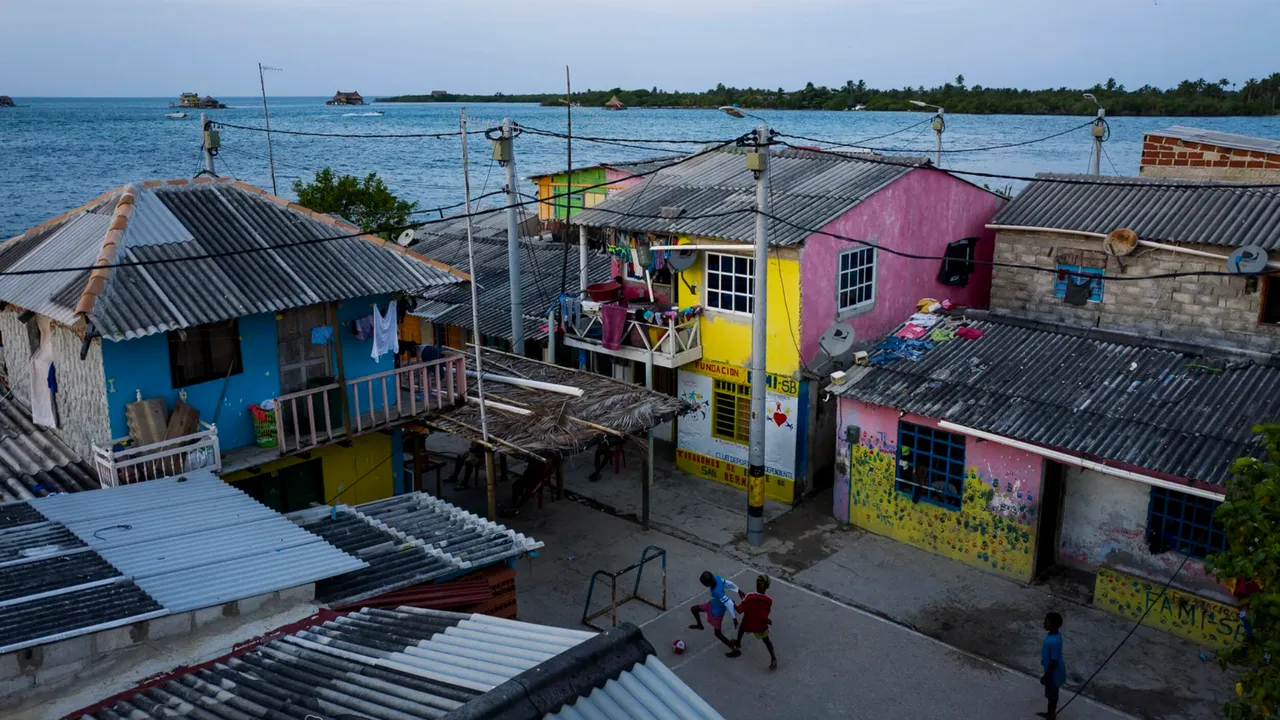 Ne kanalizasyon ne polis var! 200 aile futbol sahasından daha küçük bir alanda nasıl yaşıyor?