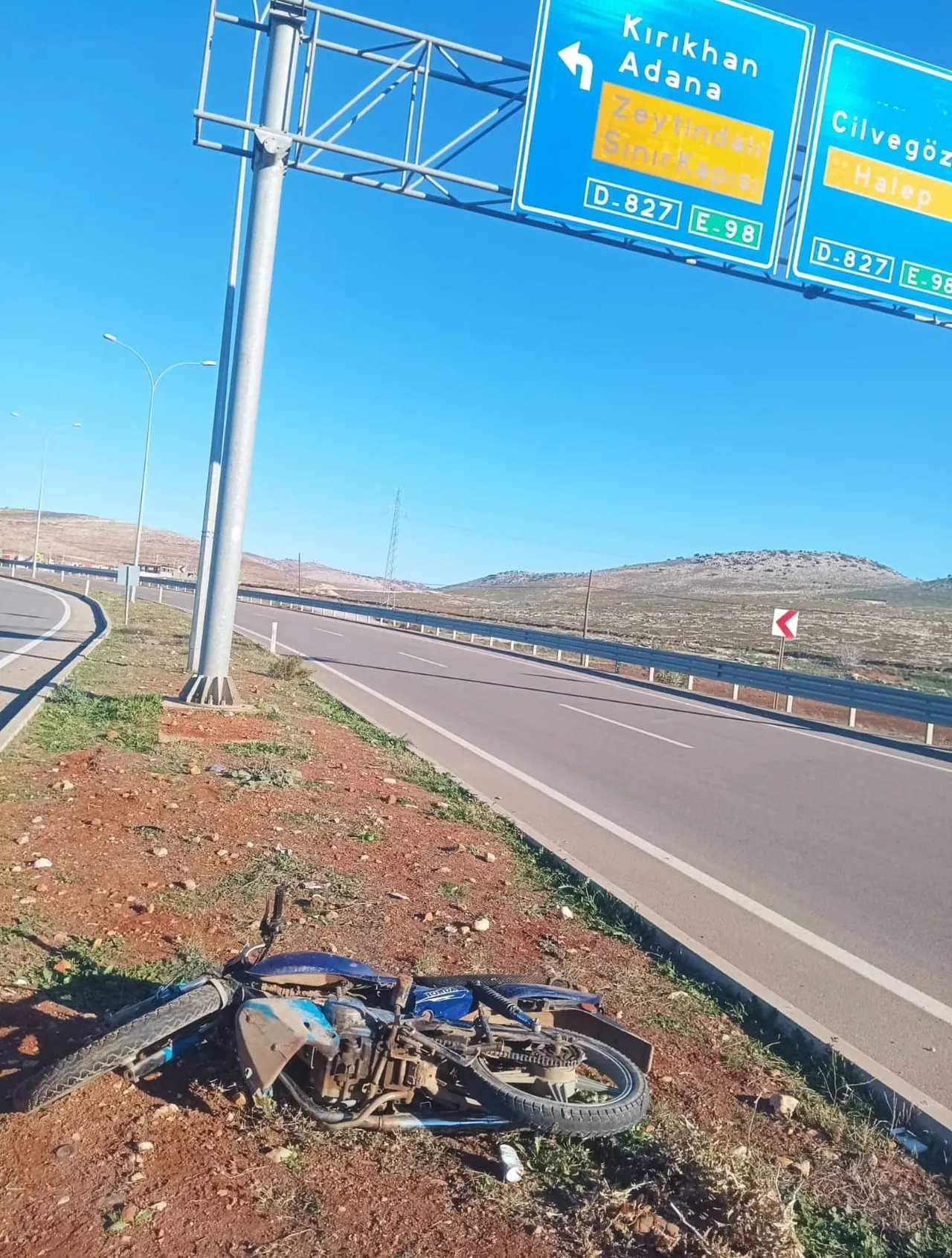 Refüje çarpan motosikletteki 2 çocuk hayatını kaybetti