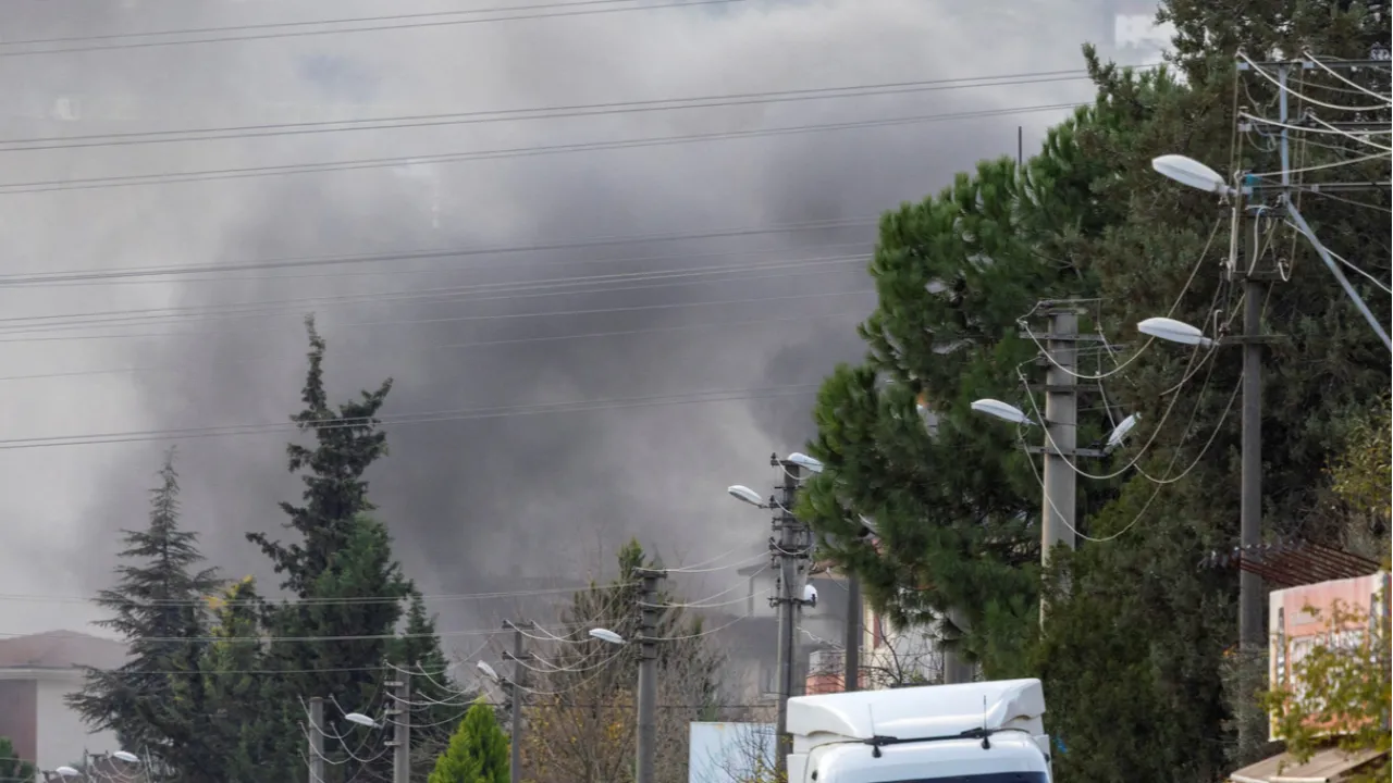 Suriye'nin başkenti Şam'da patlama sesleri duyuldu