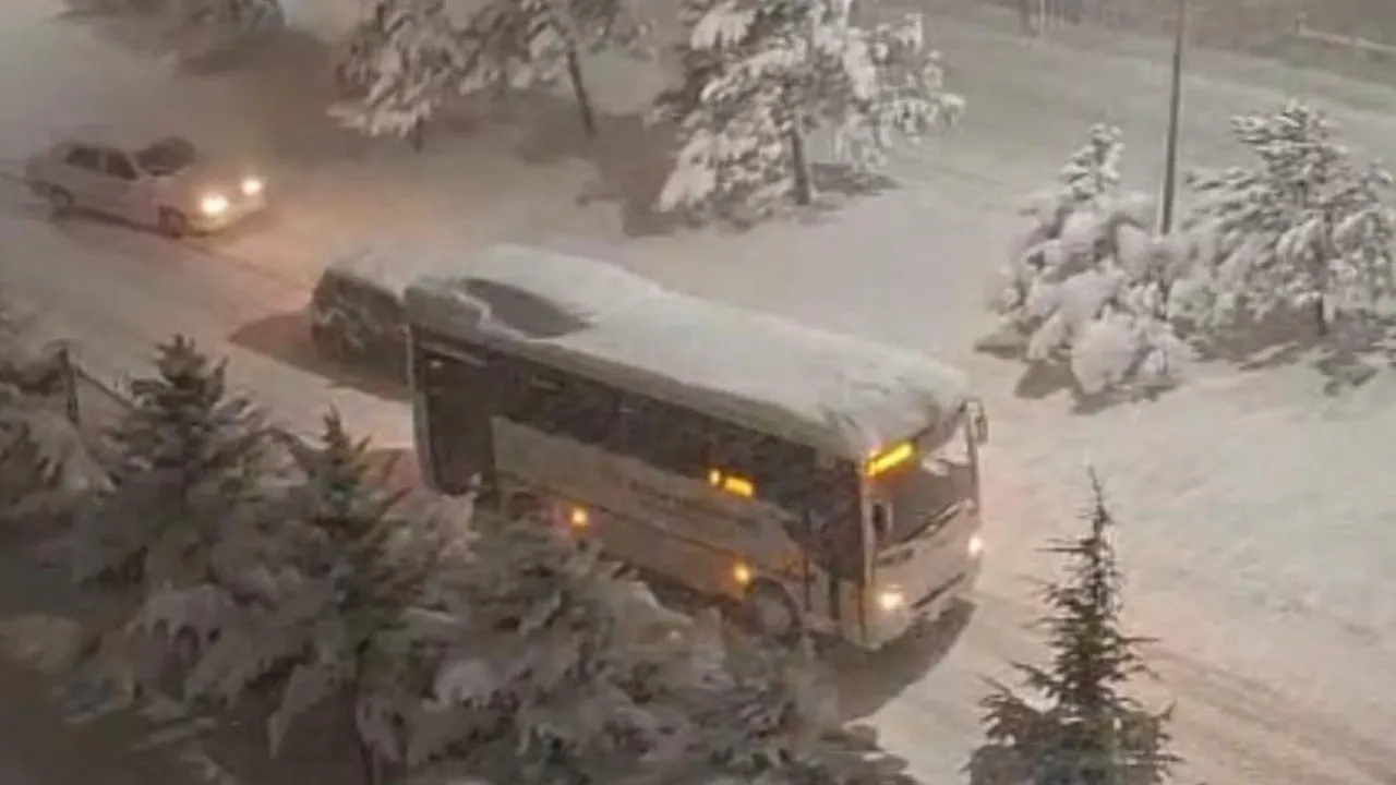 Sürücülerin kar ile imtihanı! Araçlar yolda kaldı