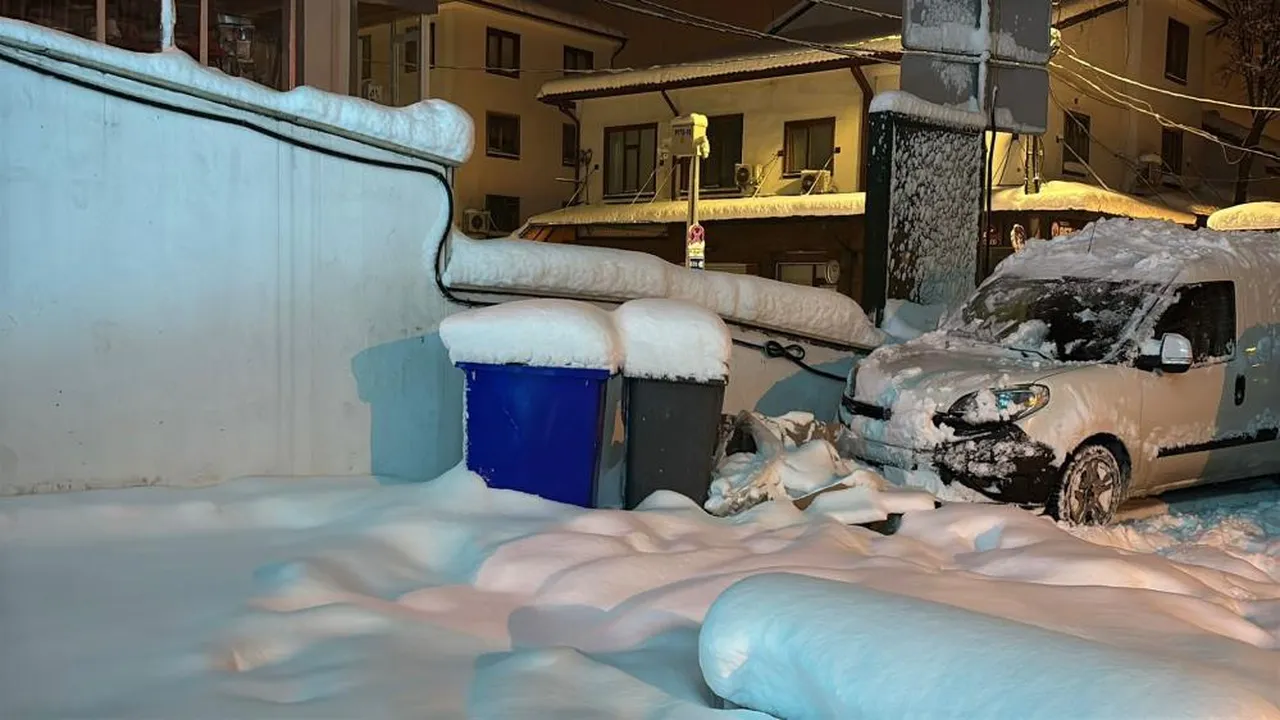 Sürücülerin kar ile imtihanı! Araçlar yolda kaldı