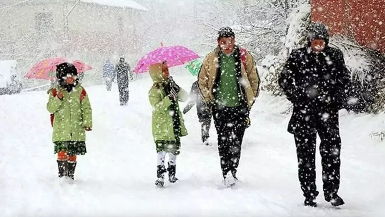 Yarın okullar tatil mi, hangi illerde okullar tatil? 30 Aralık Salı kar tatili ilan edilen şehirler