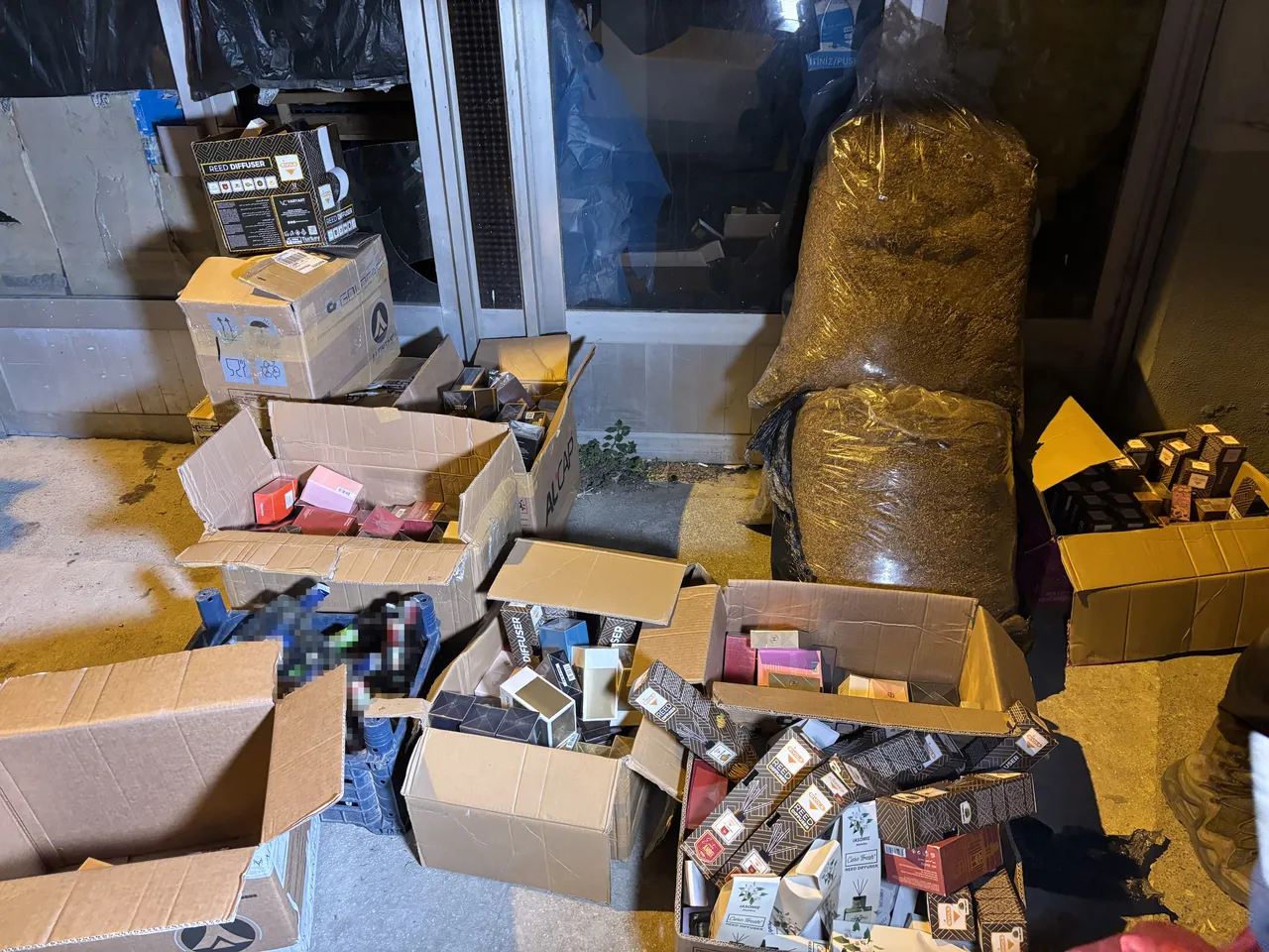 Yılbaşında vatandaşları zehirleyeceklerdi! Sakladıkları yer pes dedirtti