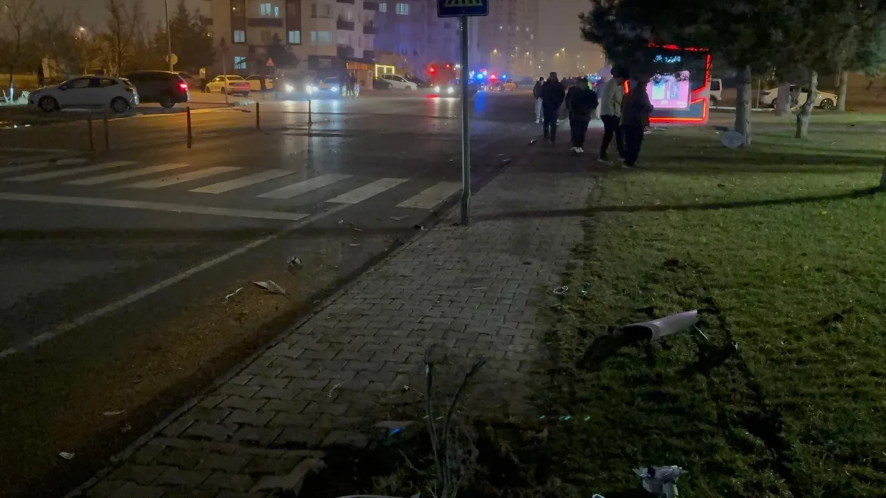 Alkollü araç sürüp kaza yaptığı yetmedi, polise tehditler savurdu!  Sana gerekeni yapacağım