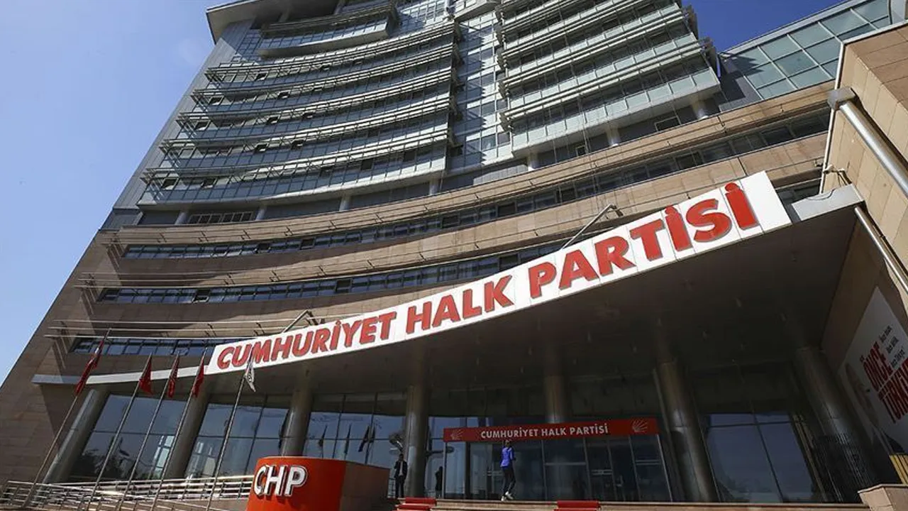 CHP'de yeni dönemin ilk icraatı: Medyaya konuşana disiplin sopası