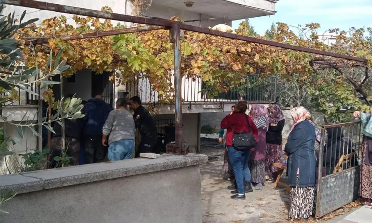 Denizli’de gizemli ölüm! Engelli adamı eşi kanlar içinde buldu