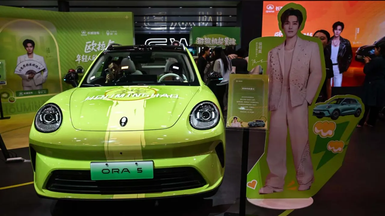 Dünyanın en modern otomobilleri bir arada! Milyonların gözü bu fuardaydı 