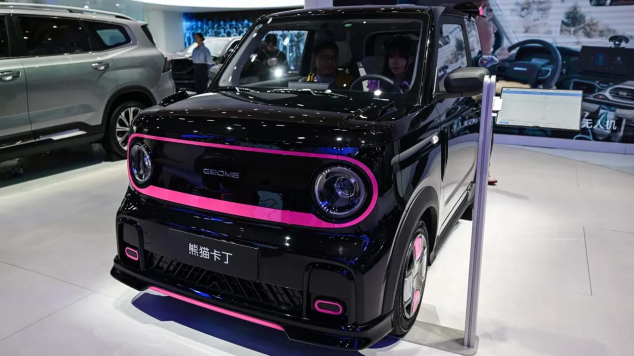 Dünyanın en modern otomobilleri bir arada! Milyonların gözü bu fuardaydı 