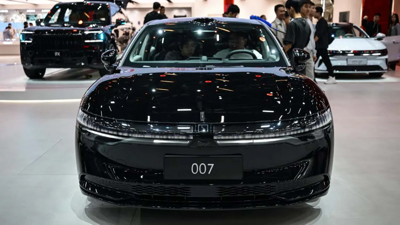 Dünyanın en modern otomobilleri bir arada! Milyonların gözü bu fuardaydı 