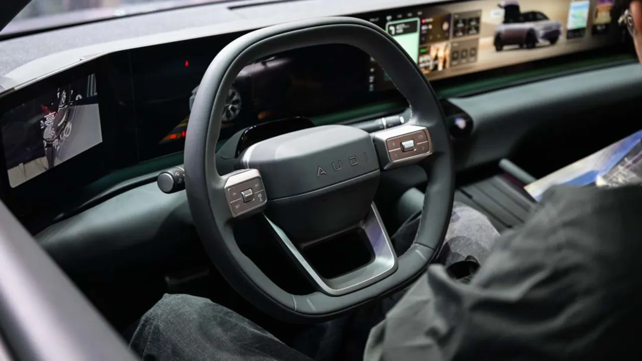 Dünyanın en modern otomobilleri bir arada! Milyonların gözü bu fuardaydı 