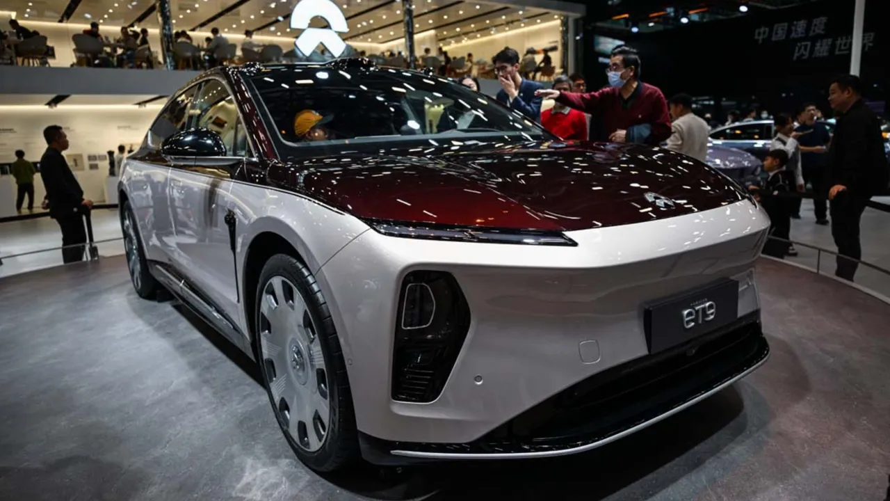 Dünyanın en modern otomobilleri bir arada! Milyonların gözü bu fuardaydı 