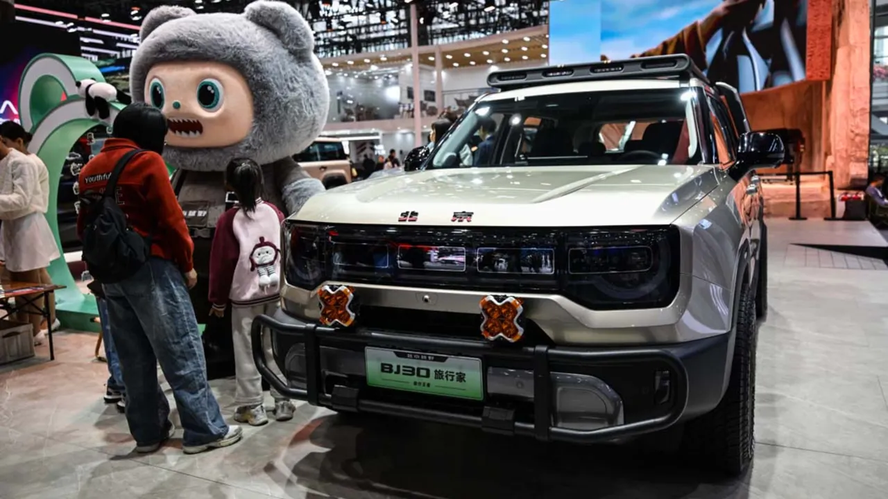 Dünyanın en modern otomobilleri bir arada! Milyonların gözü bu fuardaydı 