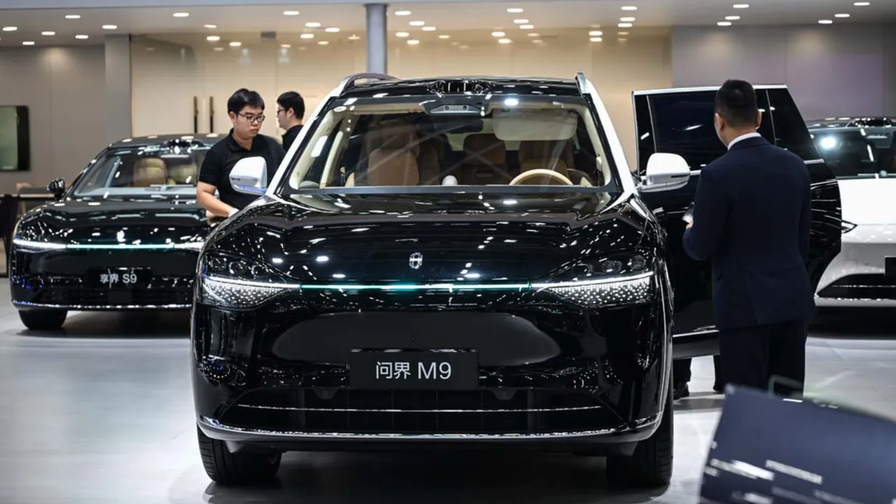 Dünyanın en modern otomobilleri bir arada! Milyonların gözü bu fuardaydı 