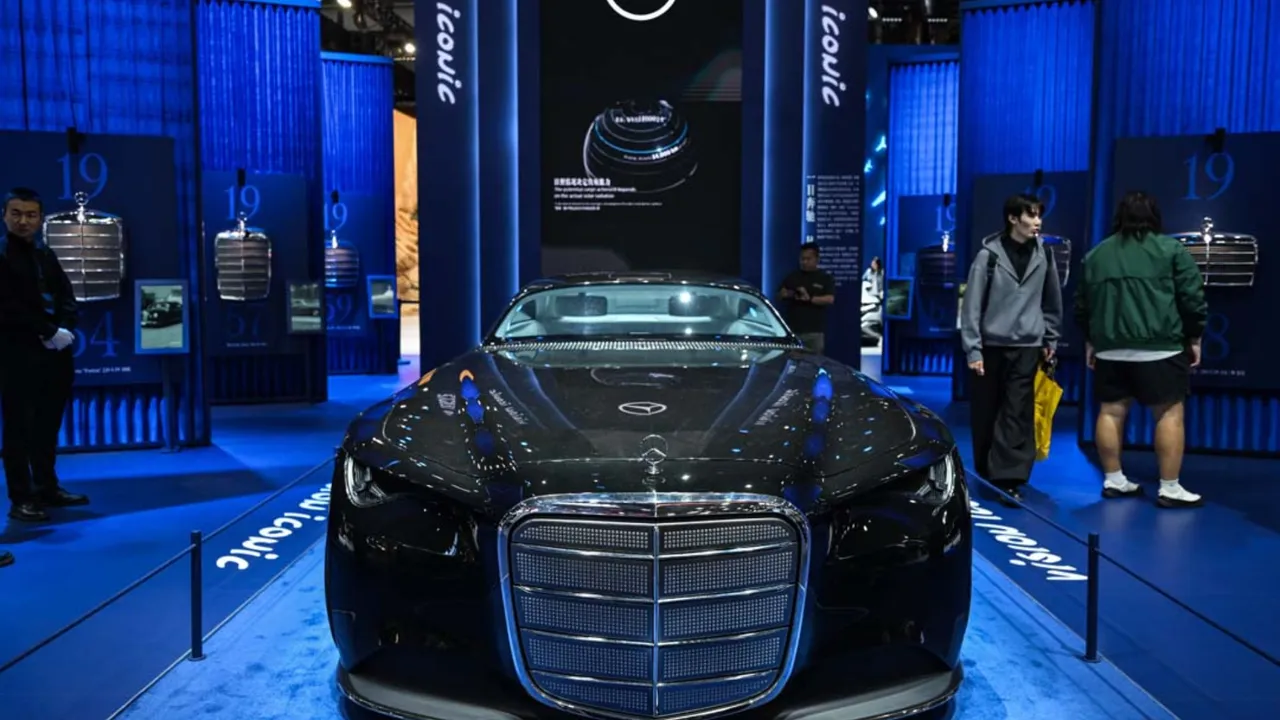 Dünyanın en modern otomobilleri bir arada! Milyonların gözü bu fuardaydı 