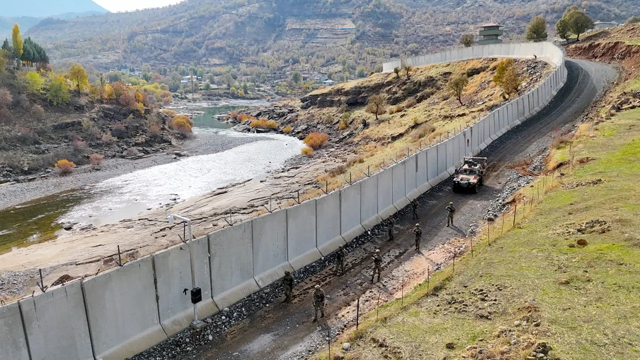 Hudutta kuş uçurtulmuyor! 2 kilometrelik duvar ve 10 kilometre hendek tamamlandı