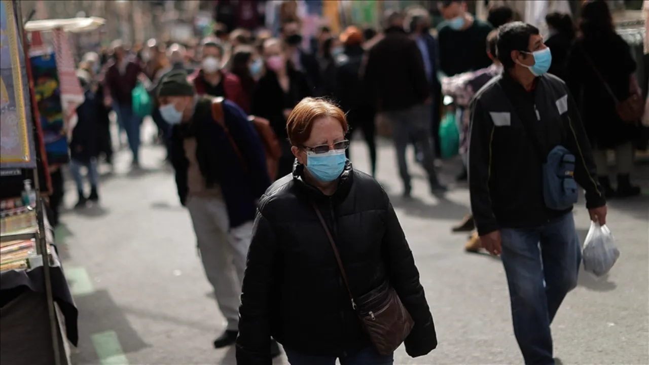 İspanya'da salgın alarmı! Evden çalışma, maske, aşı protokolü onaylandı