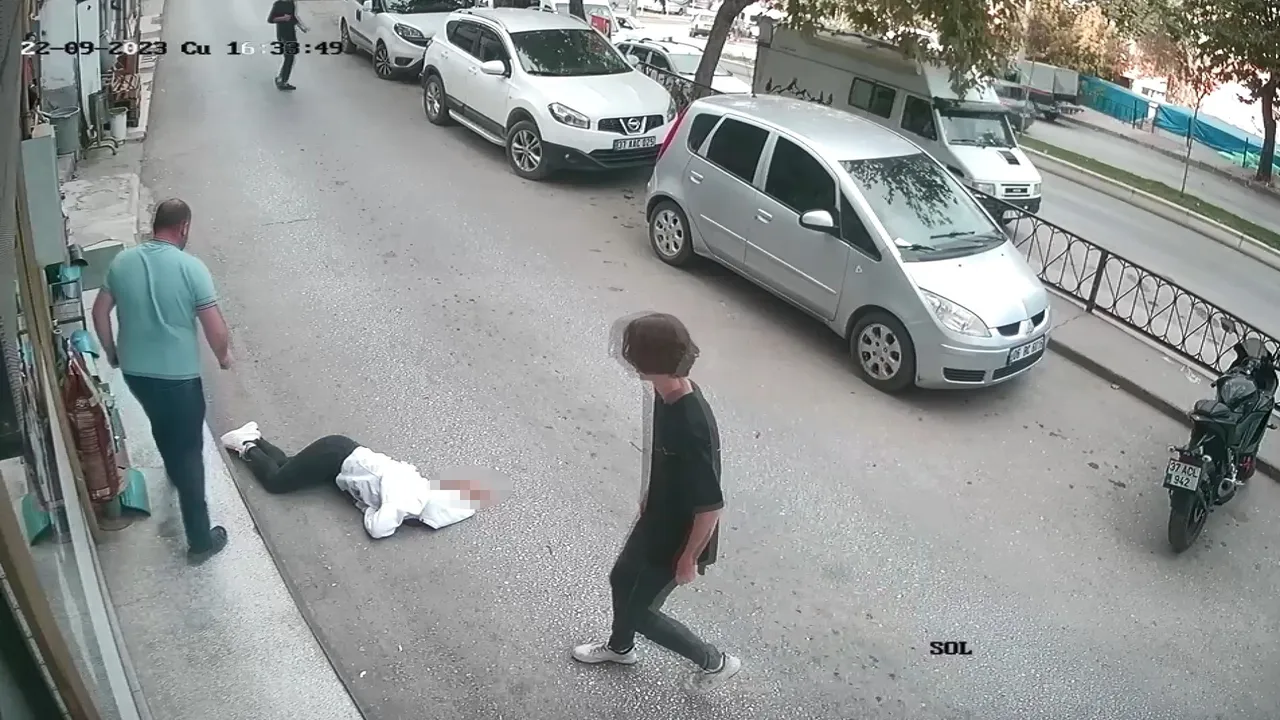 Üçüncü kattaki evinin balkonundan düşerek hayatını kaybetmişti