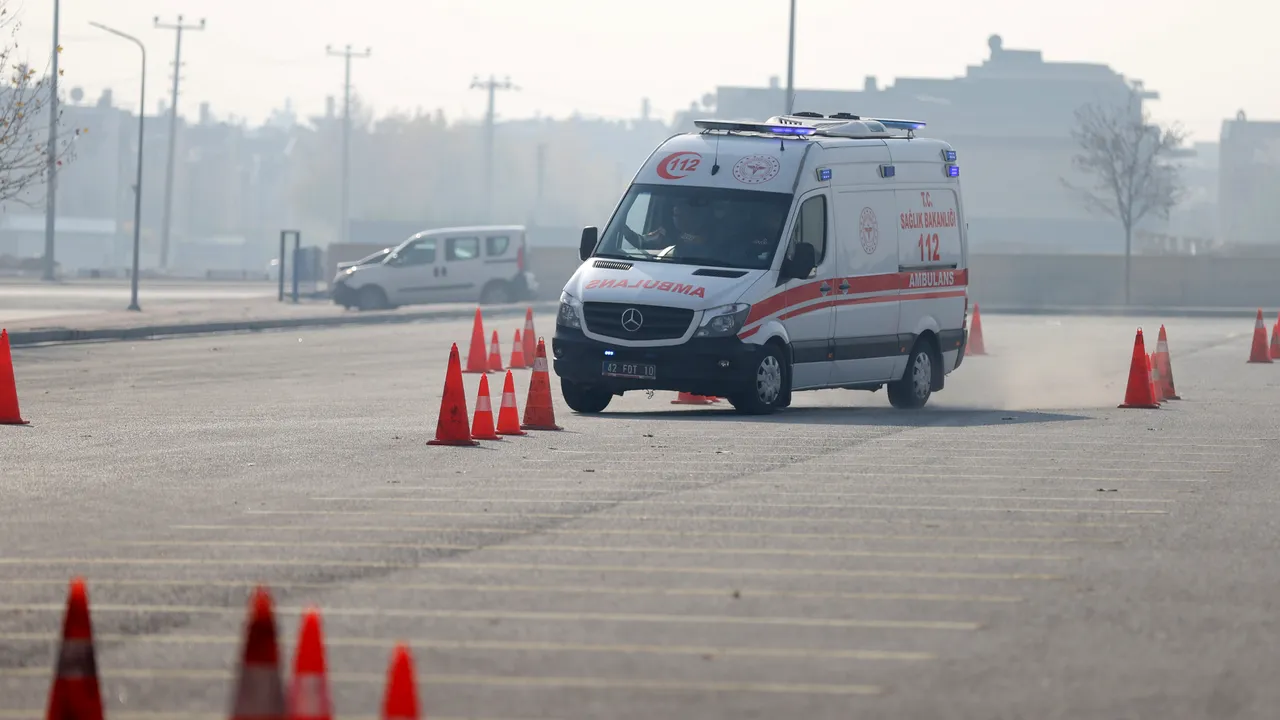 Konya ve Kayserideki ambulans rallisi nefes kesti