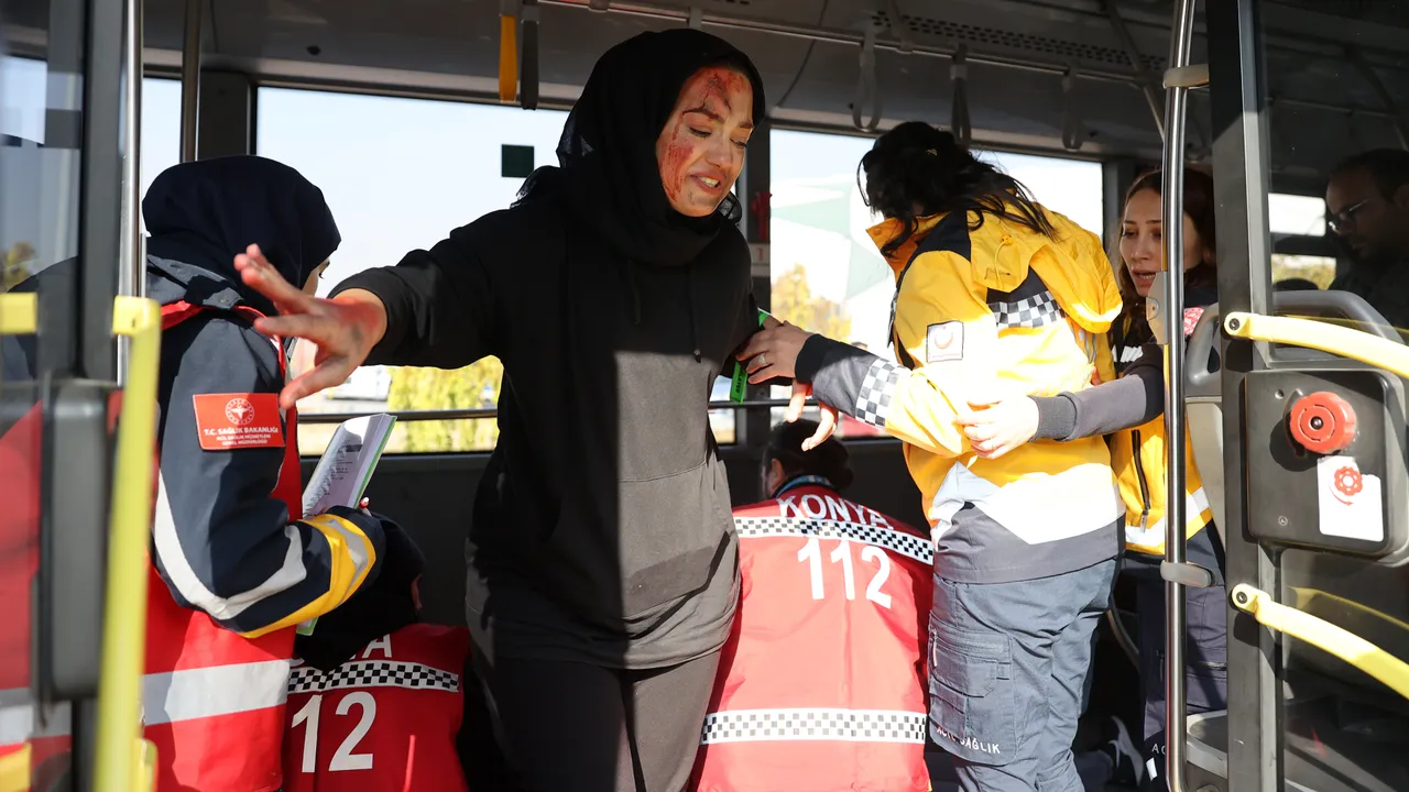 Konya ve Kayserideki ambulans rallisi nefes kesti