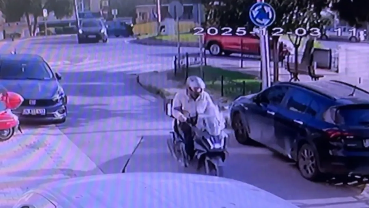 Otobüsün son durağı börekçi oldu! Kaza anı kamerada