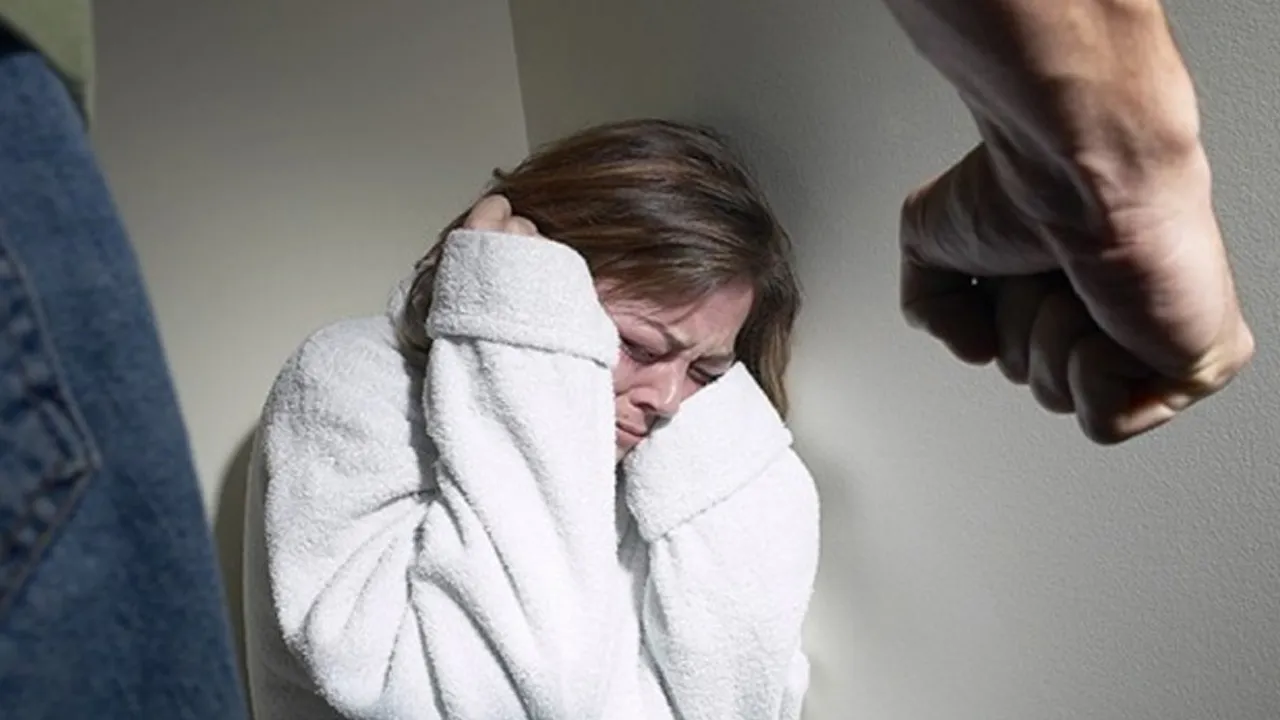 Şiddetle mücadelede yeni dönem: Karısını dövene 'nezaket' öğretilecek