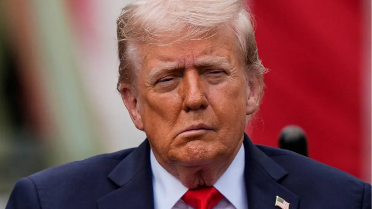 Trump toplantının ortasında uyuyakaldı!  Hasta mı?  sorusu yeniden alevlendi