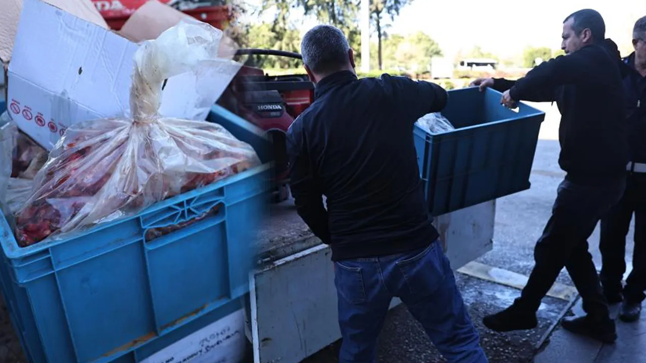 Yolcu otobüsünün bagajından çıktı! Uygunsuz kilolarca et ve köfteye el konuldu