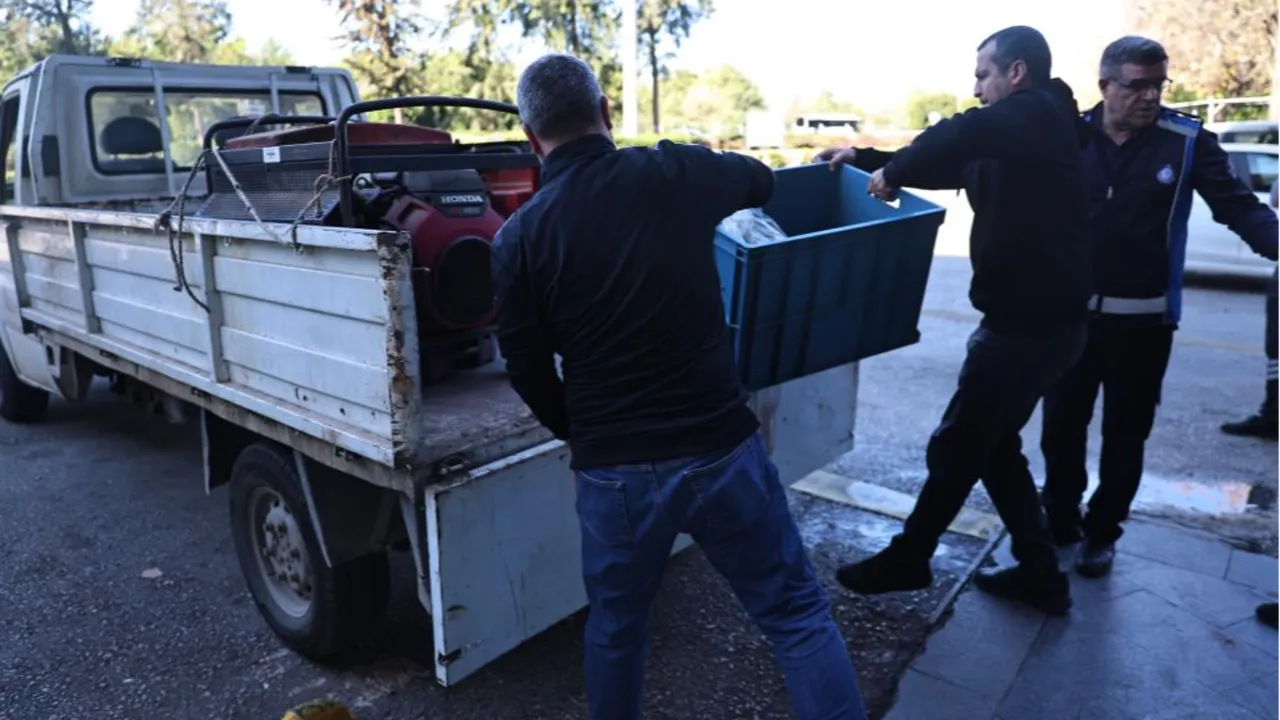 Yolcu otobüsünün bagajından çıktı! Uygunsuz kilolarca et ve köfteye el konuldu