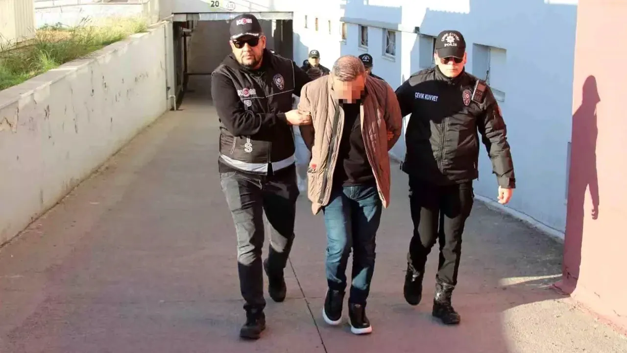 10 ilde 328 milyon TL'lik vurgun! Çete çökertildi, 8 kilo altınla kaçarken yakalandı